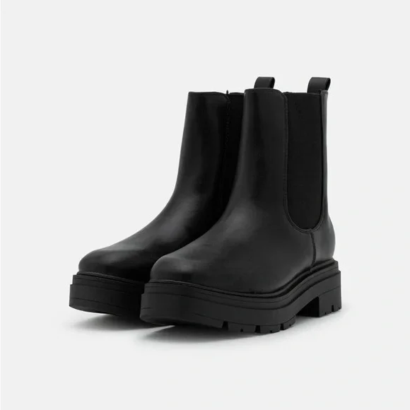 Call It Spring SAMMYY Booties - Picture 1 of 3